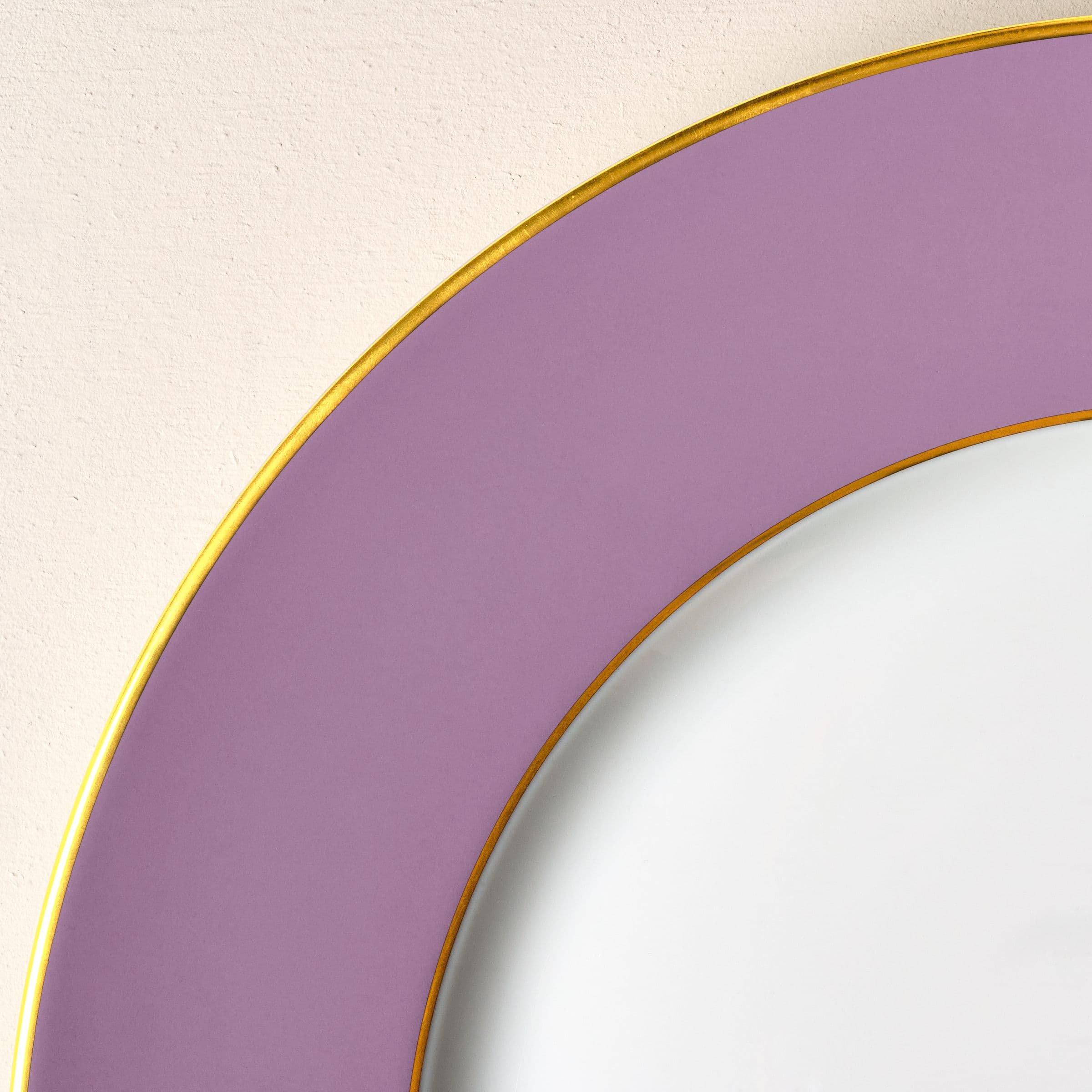 Colour Parme, Gold finish