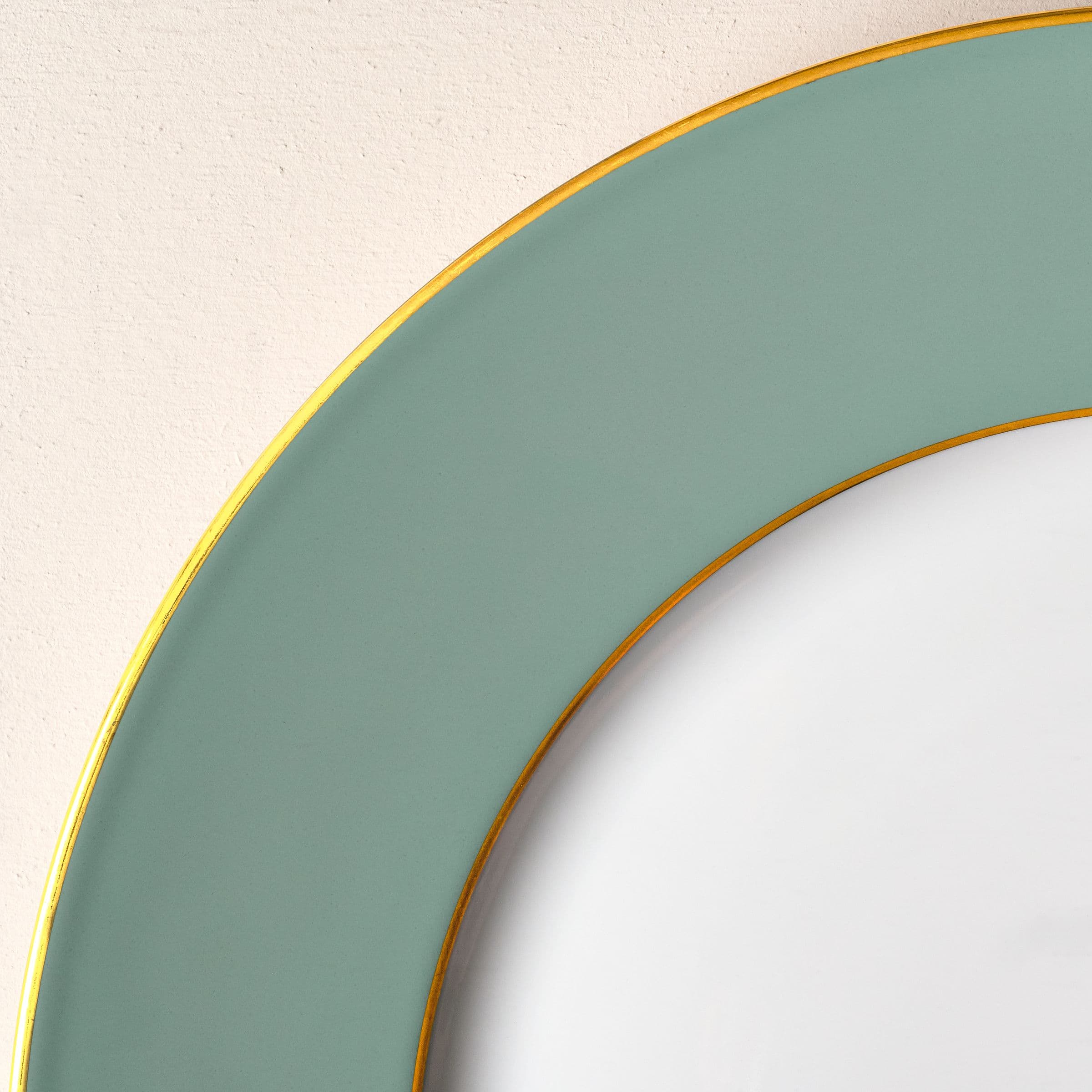 Colour Vert Antique, Gold finish