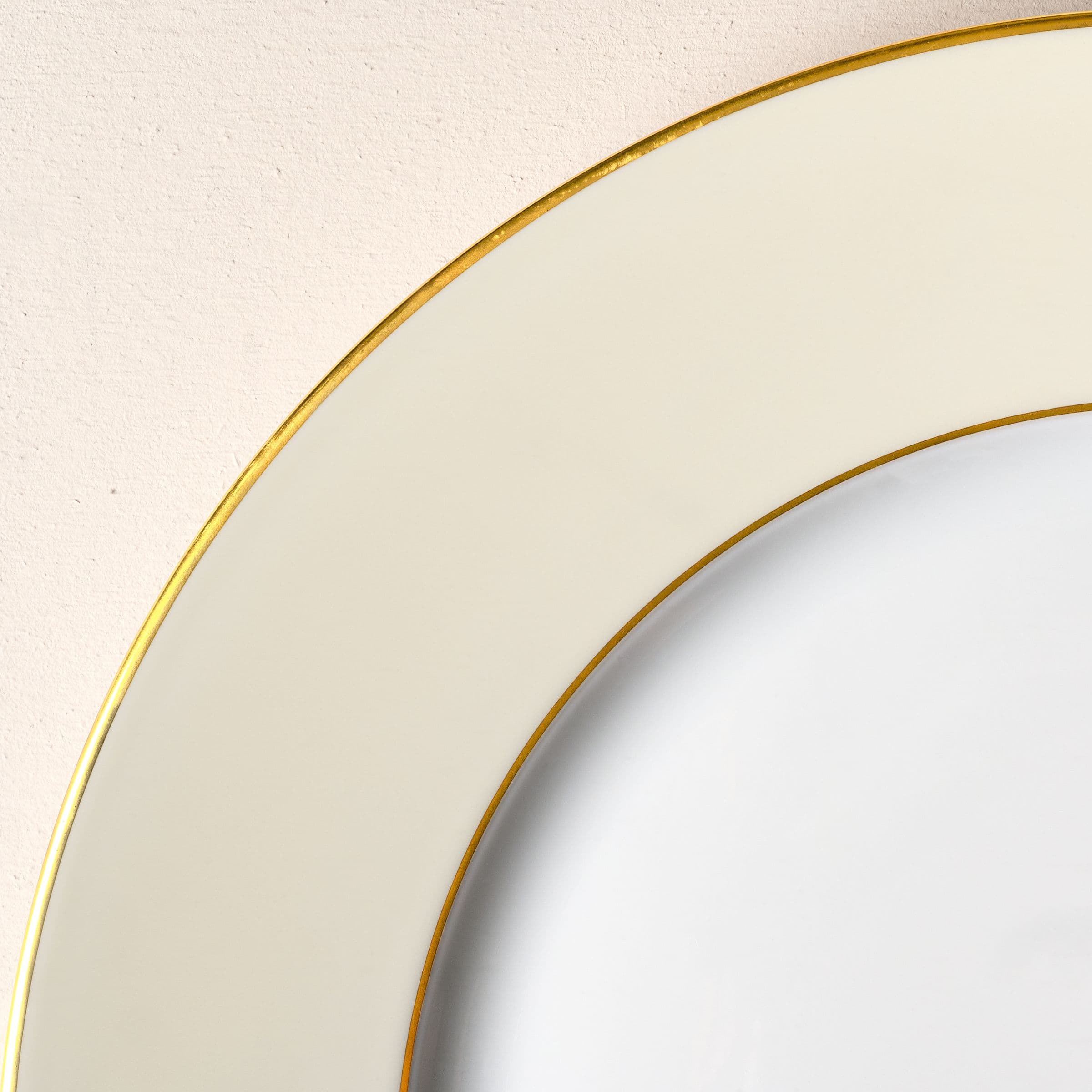 Colour Ivoire, Gold finish