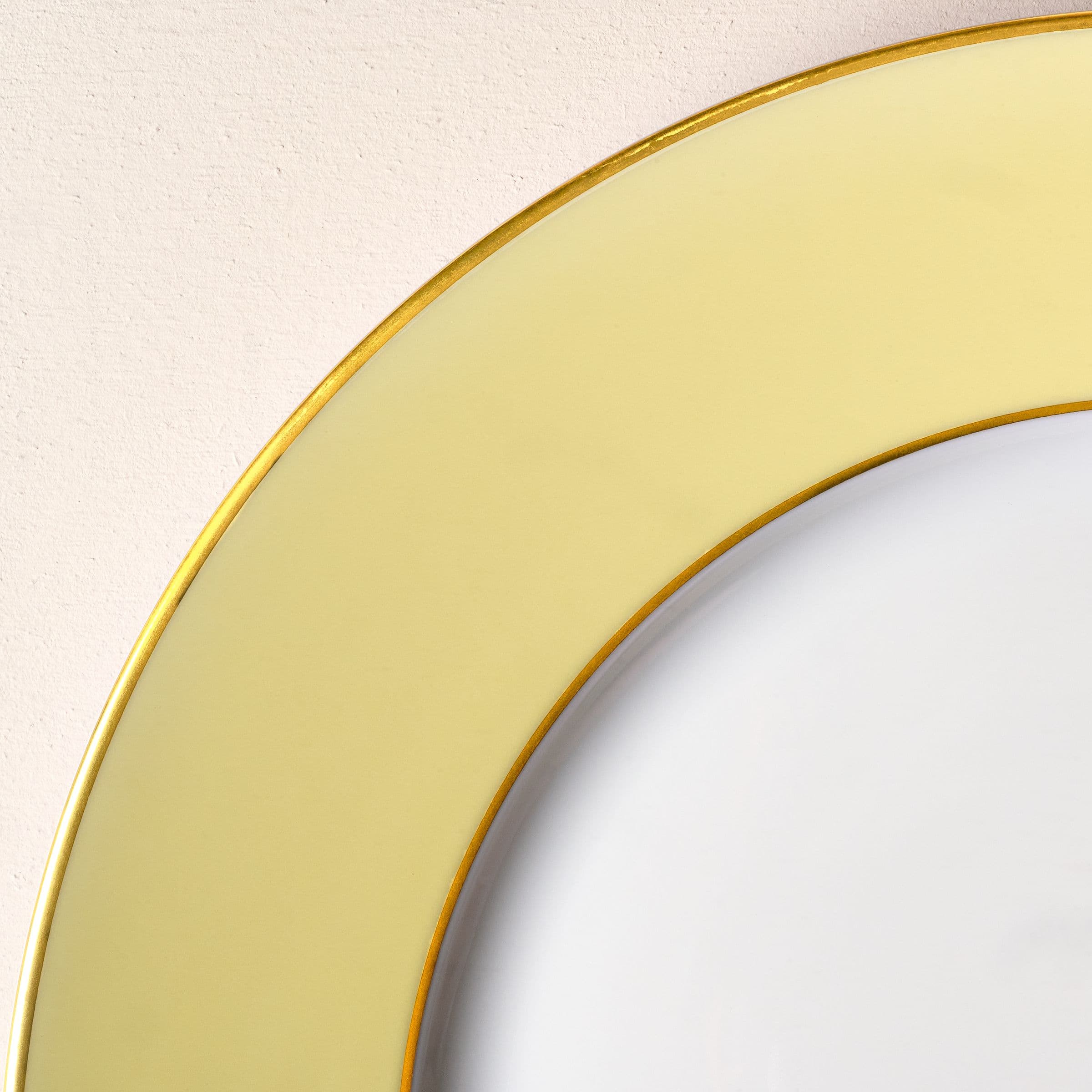 Colour Jaune Pastel, Gold finish