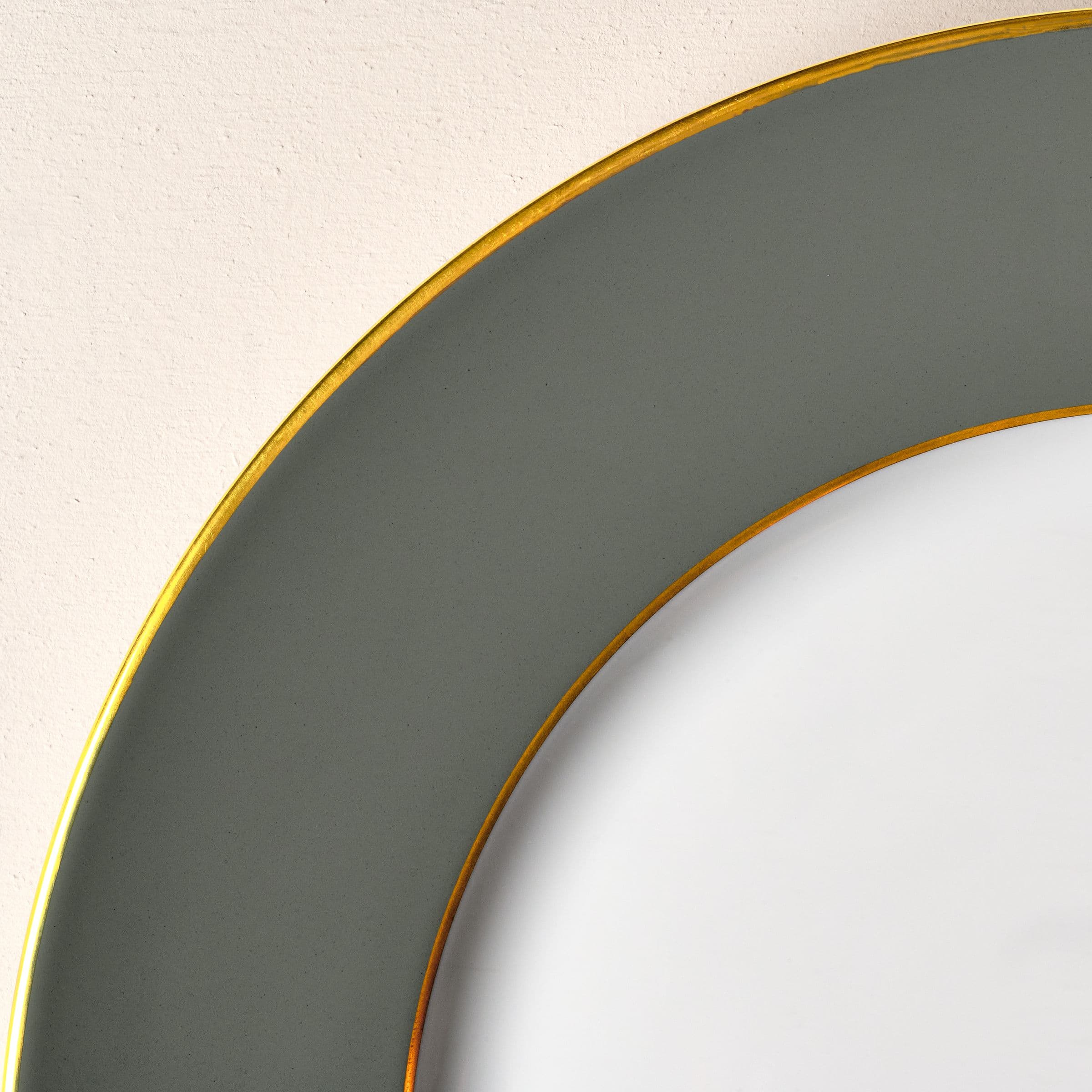 Colour Gris Souris, Gold finish
