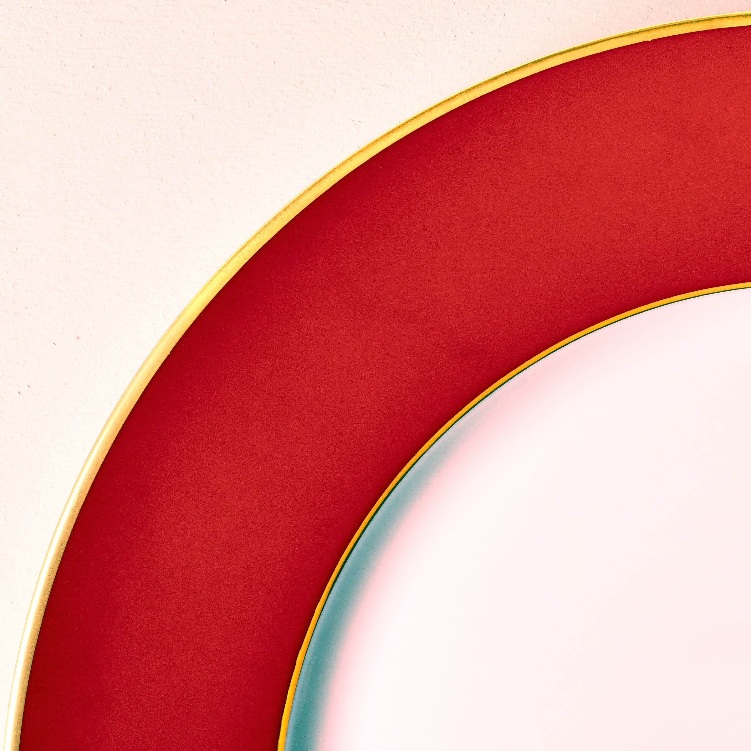 Colour Rouge, Gold finish